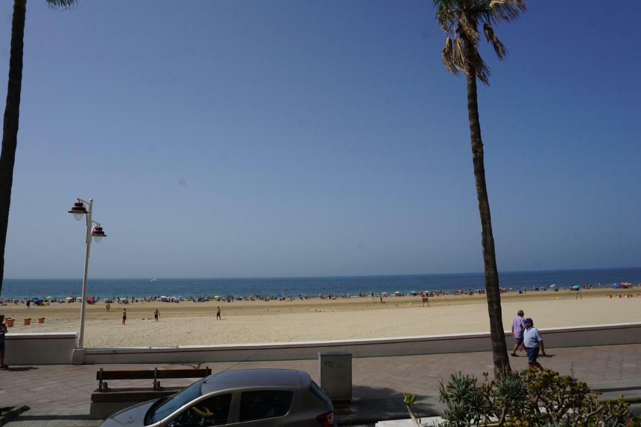 Apartamento La Mar De Cerca. Terraza Vistas Mar. 1ª Linea Playa Cádiz Exterior foto